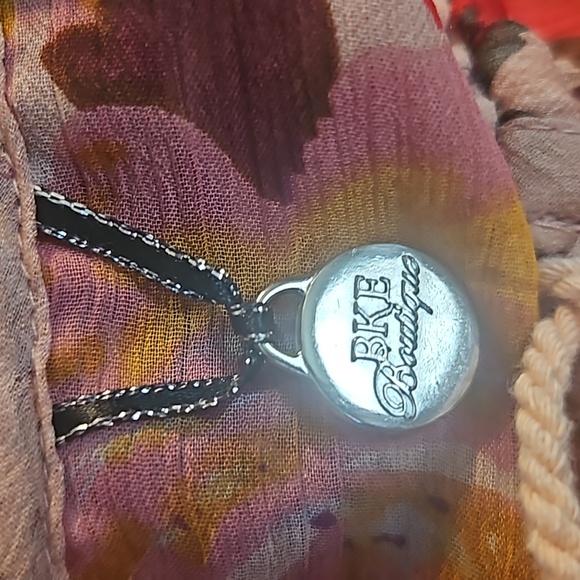 BKE Boutique Women's Floral Sheer  Top Size Size L - Picture 6 of 7